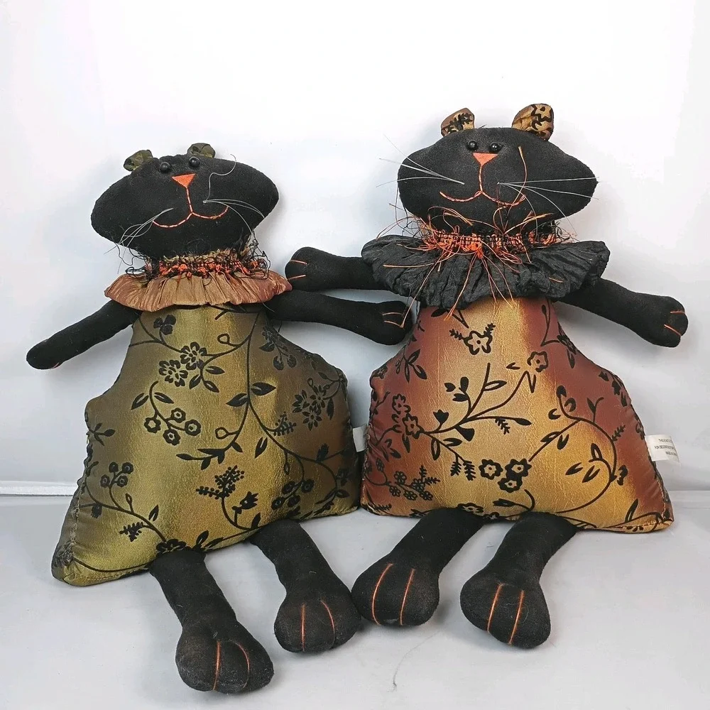 Lot Of 2 Woof & Poof Style 15